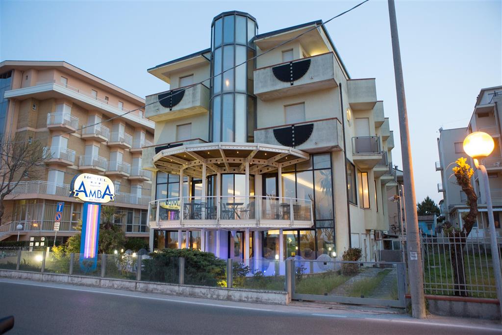 25-10237-Taliansko-Rimini-Hotel-Amba