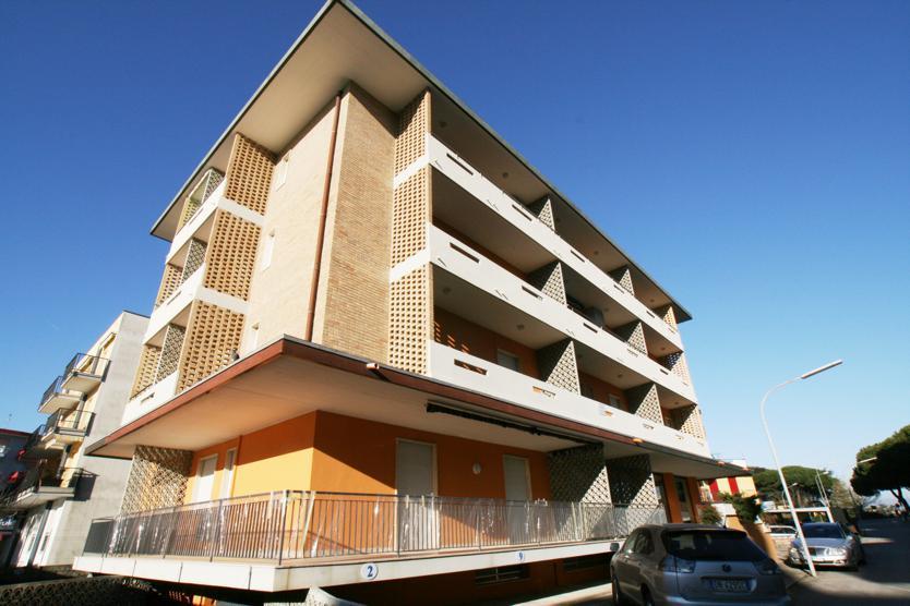 25-9606-Taliansko-Lido-di-Jesolo-Apartmánový-dom-Houston-51011