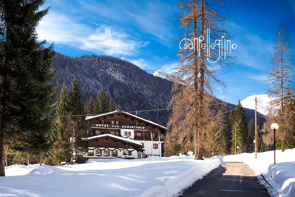 28-11050-Taliansko-Falcade-Hotel-Scoiattolo-6denný-lyžiarsky-balíček-so-skipasom-a-dopravou-v-cene-60695