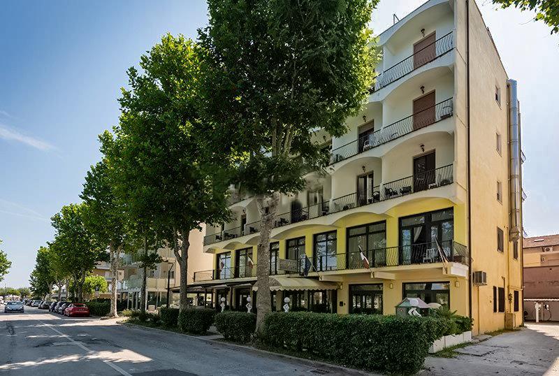 32-11364-Taliansko-Cesenatico-Hotel-Le-Vele-87252