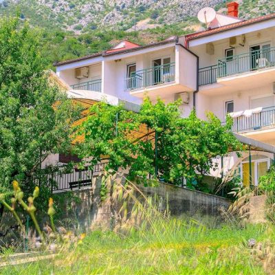 Villa Jelena***