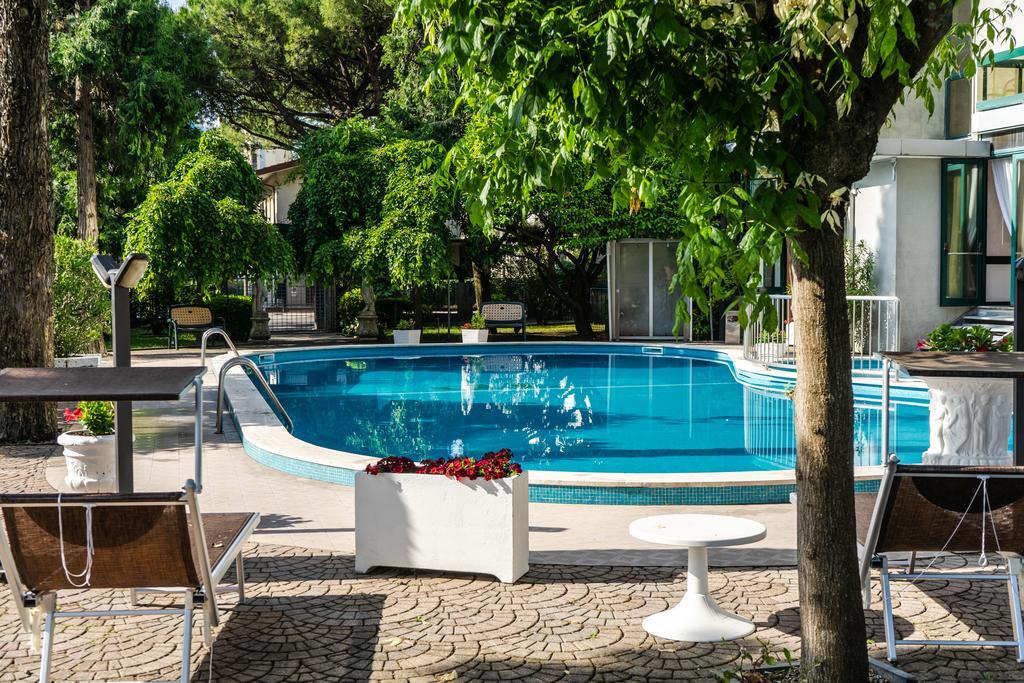 32-11487-Taliansko-Lido-di-Jesolo-Hotel-New-Tiffanys-Park-88003