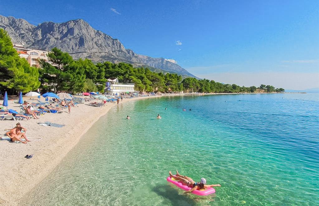 32-11825-Chorvátsko-Baška-Voda-Vila-Zvono-s-polpenziou-90016