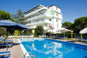 Hotel Old River