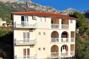 Villa Tina (apartmány s vlastním stravováním)