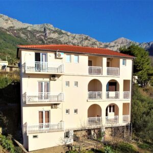 Villa Tina (apartmány s vlastním stravováním)***