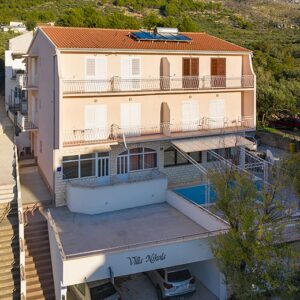 Villa Nikola***