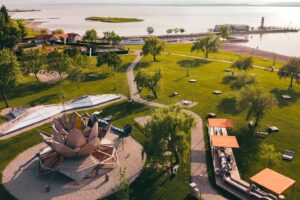 Koupání a zábava u Neziderského jezera